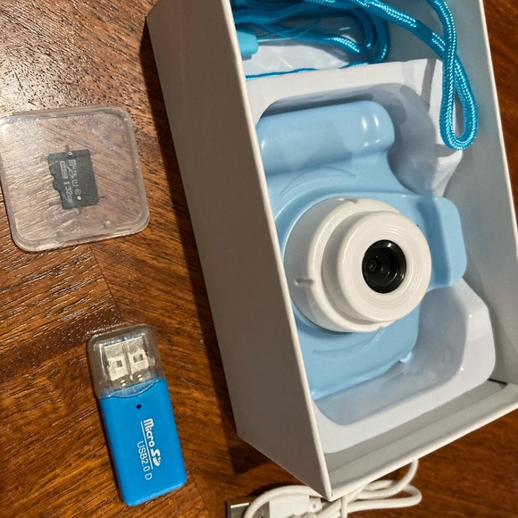 Small digital camera - Picture 4 of 7